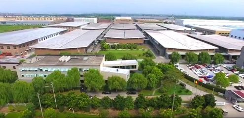 樂(lè)邁石晶地板工廠實(shí)景探秘 綠色科技與木地板美學(xué)的完美融合